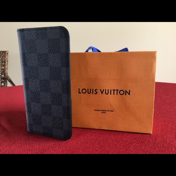 Louis Vuitton iPhone Folio (7/8) - Picture 3 of 6